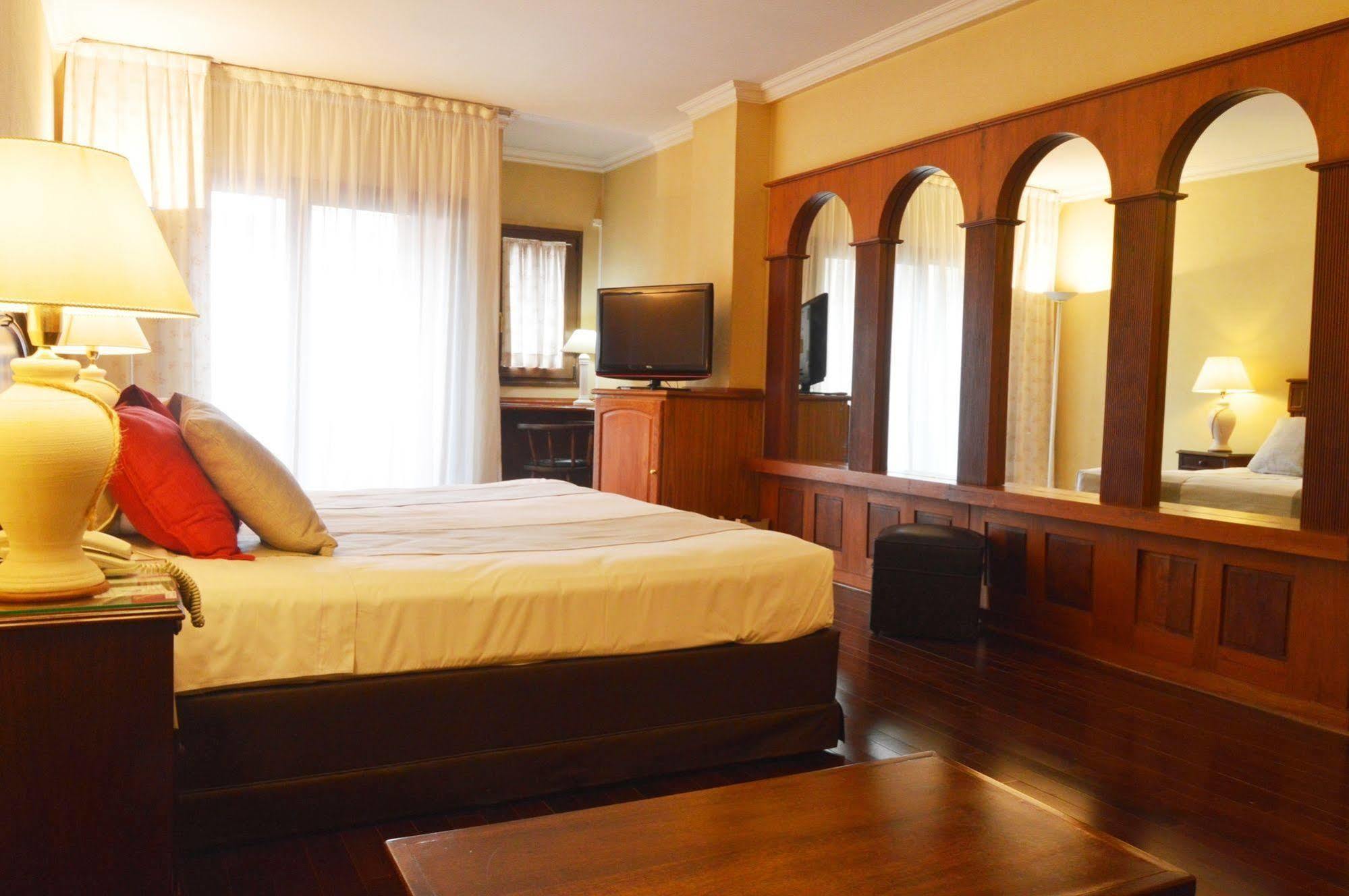 Hotel Posta Carretas Буенос Айрес Екстериор снимка
